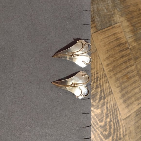 Vintage Modernist Sterling Groves Heart Earrings - Picture 2 of 9